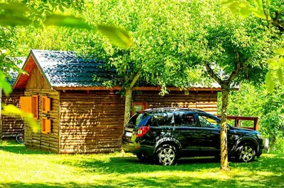Jardín al aire libre en Camping Bedura Park