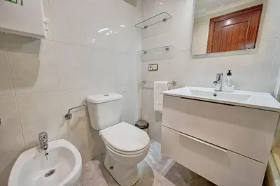 Un baño de Camino Pamplona 3 by Clabao