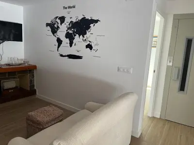 Una televisión o centro de entretenimiento en Cal Joan d'Anya