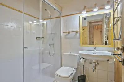 Un baño de Luderna - Apartamento con jardín Saublanca