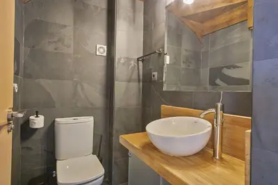 Un baño de Luderna - Dúplex Sant Marti XII