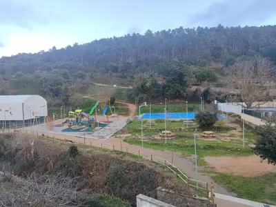 Zona de juegos infantil en Encanto en el Moncayo