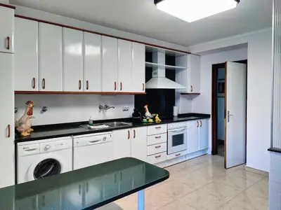 Una cocina o zona de cocina en El Prestigio de Sagasta by Alogest