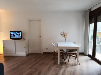 Una televisión o centro de entretenimiento en InmoCyma La Bordeta de Falisia