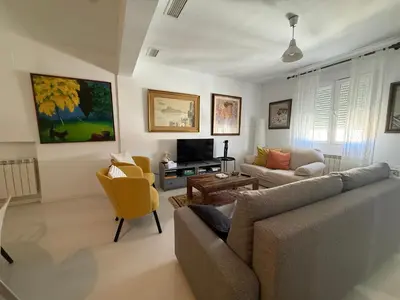 Una televisión o centro de entretenimiento en 18 Torres Mayor