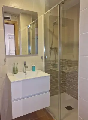 Un baño de Rincón del Valle- Gavin
