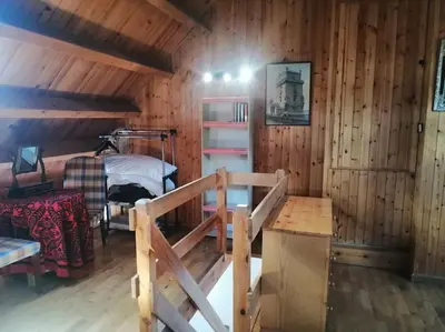 Zona de estar de Chimenea y espacio para todos, ideal para famílias - Isard 2