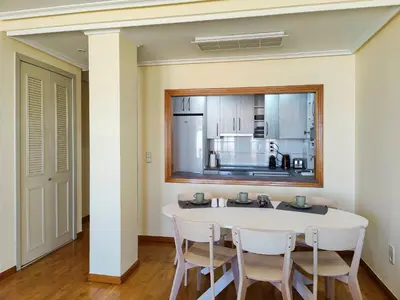 Una cocina o zona de cocina en Las Vistas del Casco by Alogest