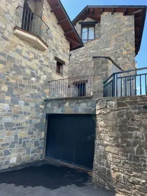 Edificio en el que se encuentra el chalet de montaña
