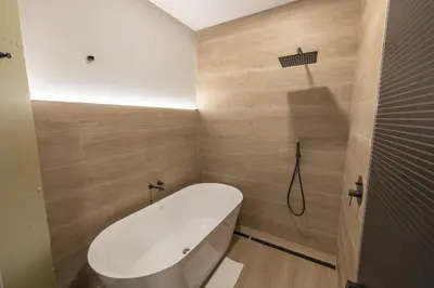Un baño de Portal de Francia by Clabao