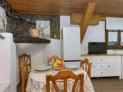 Una televisión o centro de entretenimiento en Apartment Casita Alba by Interhome