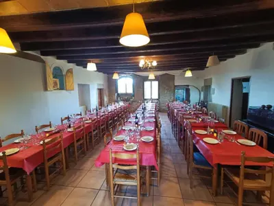 Un restaurante o sitio para comer en Angrill