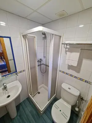 Un baño de Pensión El Gallo