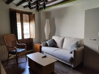 Zona de estar de Casa Pilar situada en la capital del Somontano
