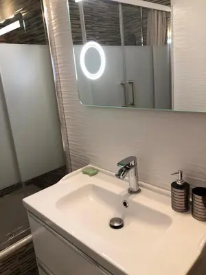 Un baño de JACA Bien venue chez mimi