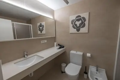 Un baño de Balcón de Santo Domingo by Clabao