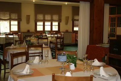 Un restaurante o sitio para comer en Hotel Casa Peix