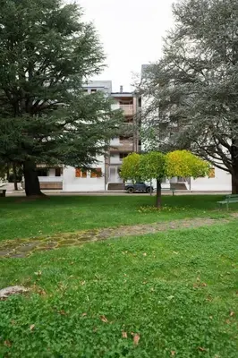 Jardín al aire libre en Esencia Pirineos l BQQ l Pisicina l Tenis