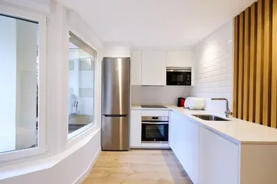 Una cocina o zona de cocina en Clínica Universitaria y Hospitales by Clabao