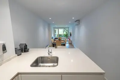 Una cocina o zona de cocina en Clínica Universitaria y Hospitales by Clabao