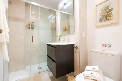 Un baño de Casa Rita 3 Dormitorios 2 Baños Casco Antiguo