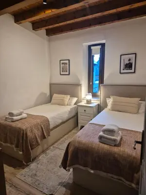 Cama o camas de una habitación en Chalet con encanto Jardín y Parking Privado