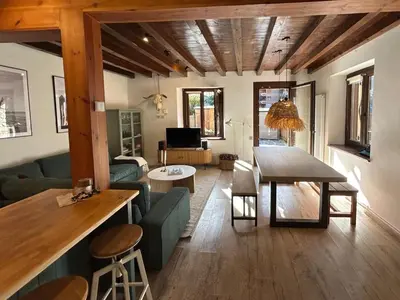 Zona de estar de Chalet con encanto Jardín y Parking Privado