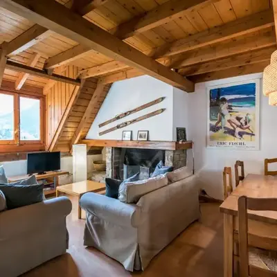 Casa Unhòla by SeaMount Rentals