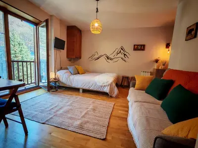 Cama o camas de una habitación en Tu rincón rústico con balcón y vistas - Erta 2