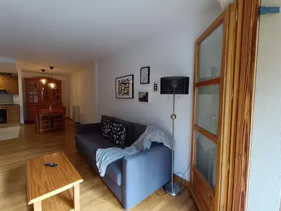 Una televisión o centro de entretenimiento en InmoCyma Pico Posets Benasque