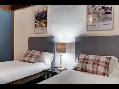 Cama o camas de una habitación en CASA BOLARD de Alma de Nieve