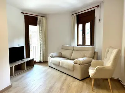 Zona de estar de Apartament cèntric amb terrassa i balcó by RURAL D'ÀNEU