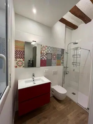 Un baño de En el corazón de Pamplona