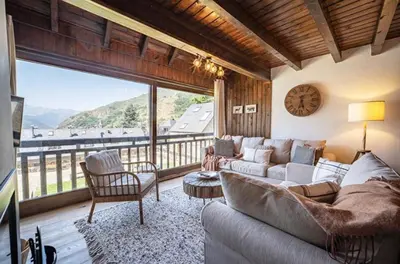Zona de estar de Casa Catania-Acogedora casa con impresionantes vistas-Fibra Optica-5 TV-Chimenea