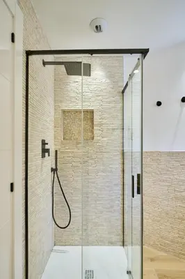 Un baño de LUX Mountain con vistas y jacuzzi - Arafita Apartamentos