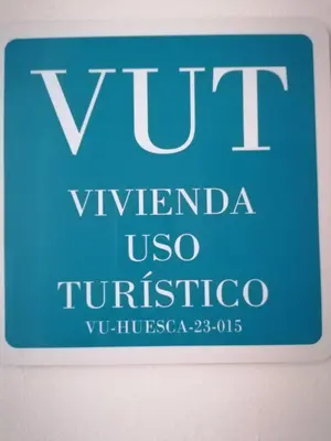 Certificado, premio, señal o documento que está expuesto en El Boj