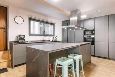 Una cocina o zona de cocina en Peligri