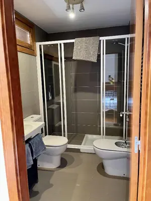 Un baño de Casa exclusiva l Wifi l Garaje l Pool