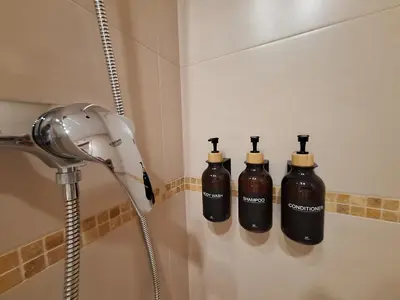Un baño de EscarraSuite