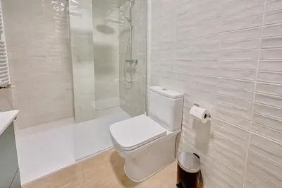 Un baño de Tothom by Clabao