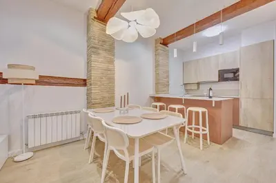 Una cocina o zona de cocina en Tothom by Clabao