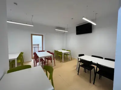 Una televisión o centro de entretenimiento en Alberg Os de Balaguer