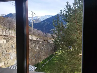 Vista general de una montaña o vista desde the country house