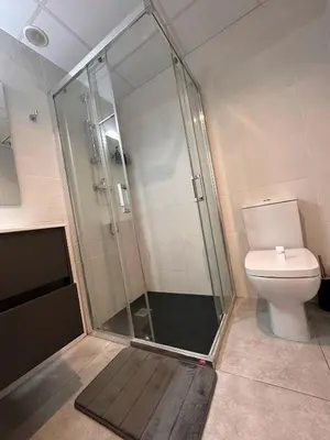 Un baño de Apartamentos Alegre