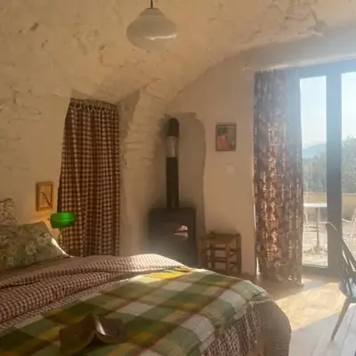 Habitación con cocina de verano jardín y entrada privada