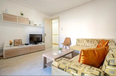 Una televisión o centro de entretenimiento en El Compromiso