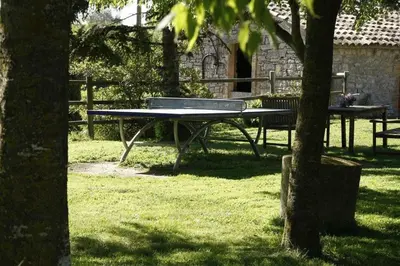 Instalaciones para jugar al ping pong en Masia Cal Millàs - Turisme Rural o alrededores