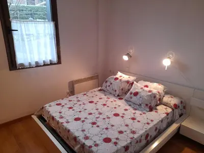 Cama o camas de una habitación en Con encanto, buena ubicación, confort y parking - Aüt 2