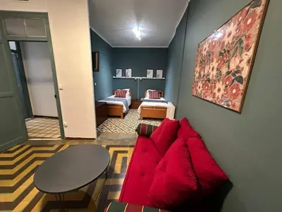 Zona de estar de Casa Cedro historia y confort parking gratuito