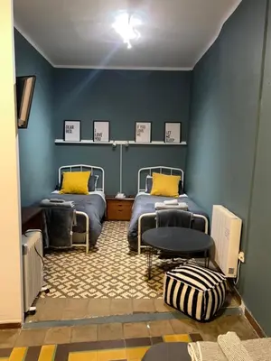 Zona de estar de Casa Cedro historia y confort parking gratuito